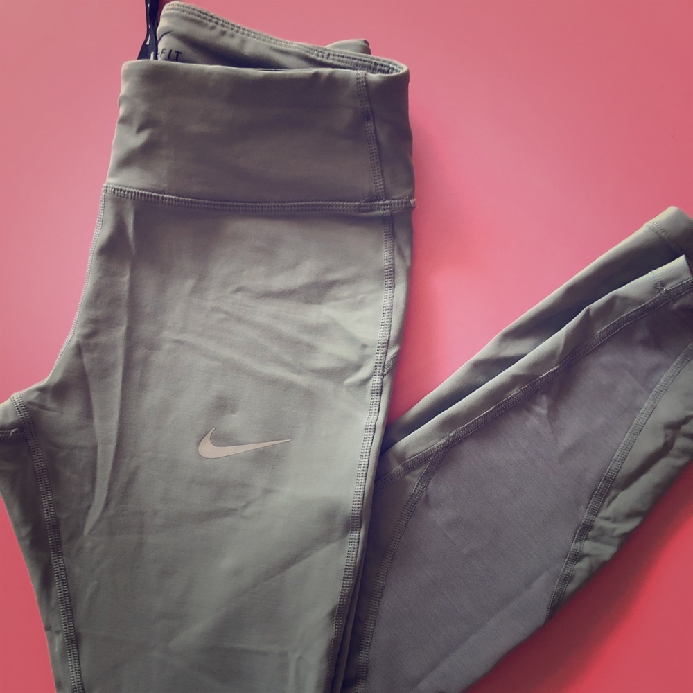 NIKE DRY FIT